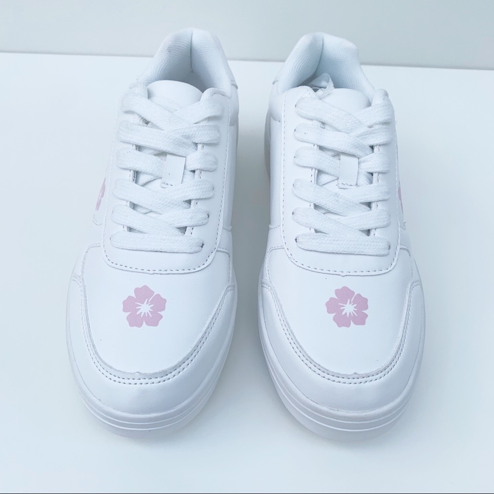 Disney Stitch White Women’s Sneaker - Picture 3 of 12